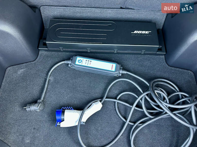 Хэтчбек Nissan Leaf 2016 в Киеве