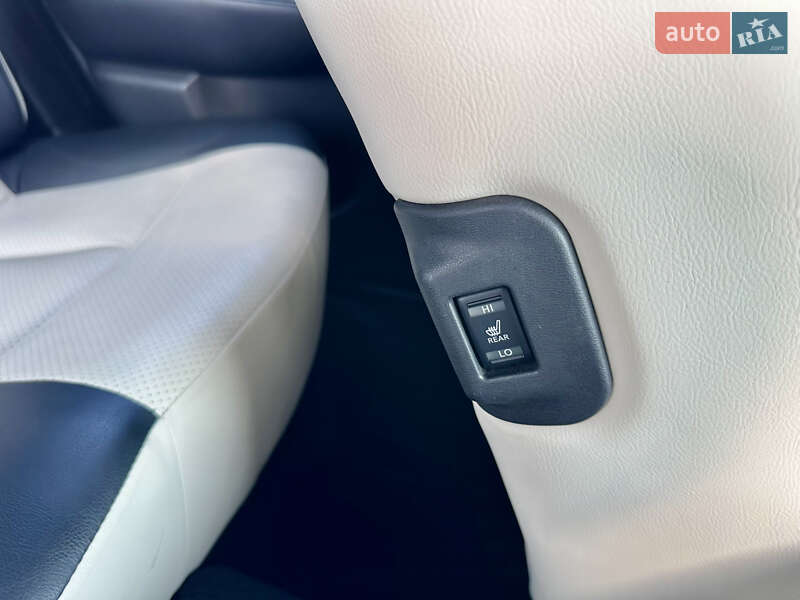 Хэтчбек Nissan Leaf 2016 в Киеве