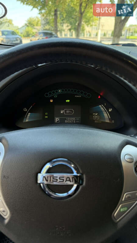 Хэтчбек Nissan Leaf 2015 в Заболотове