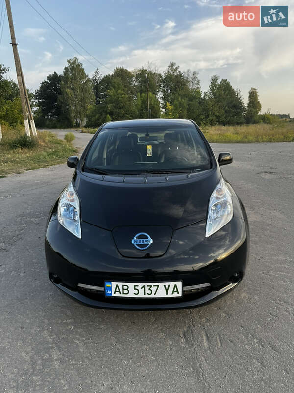 Хэтчбек Nissan Leaf 2013 в Тульчине
