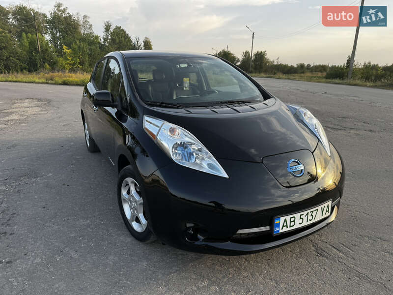Хэтчбек Nissan Leaf 2013 в Тульчине