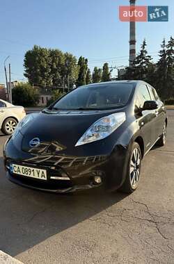 Хетчбек Nissan Leaf 2011 в Черкасах