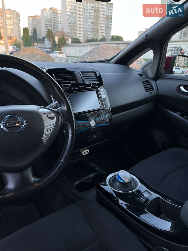Хэтчбек Nissan Leaf 2013 в Киеве