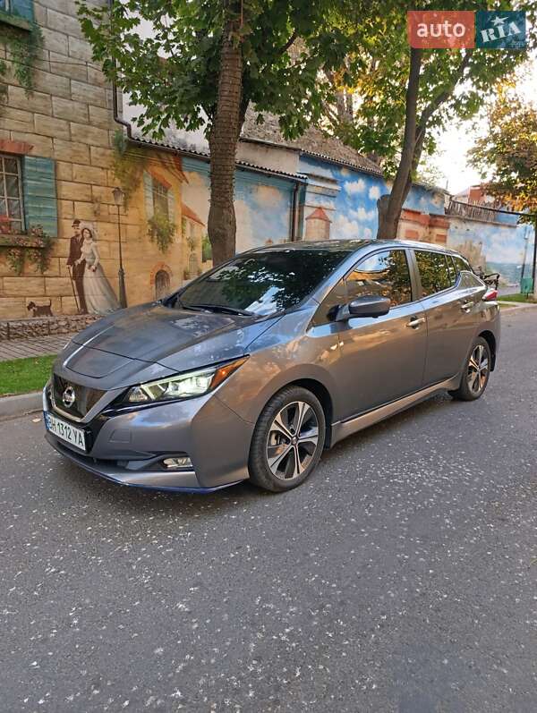 Хетчбек Nissan Leaf 2022 в Білгороді-Дністровському