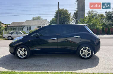 Хэтчбек Nissan Leaf 2012 в 