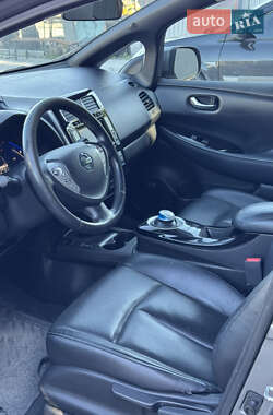 Хетчбек Nissan Leaf 2015 в 