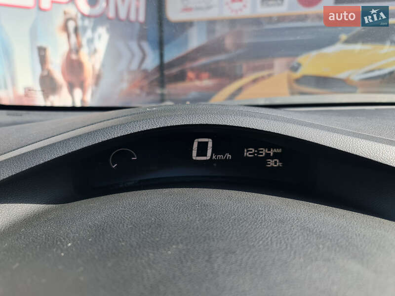 Хэтчбек Nissan Leaf 2016 в Киеве