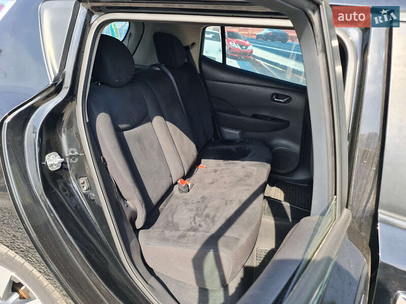 Хэтчбек Nissan Leaf 2016 в Киеве