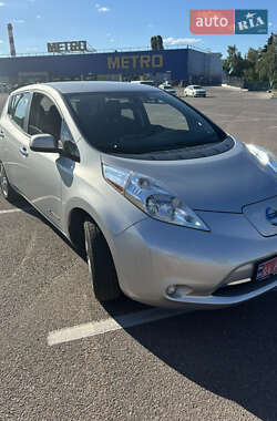 Хетчбек Nissan Leaf 2015 в Житомирі