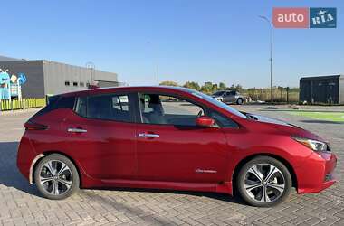 Хэтчбек Nissan Leaf 2019 в 