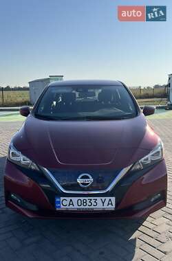 Хэтчбек Nissan Leaf 2019 в 