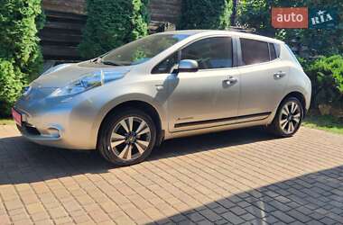 Хэтчбек Nissan Leaf 2015 в 