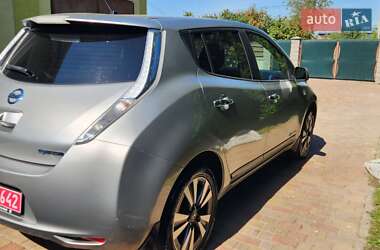 Хэтчбек Nissan Leaf 2015 в 