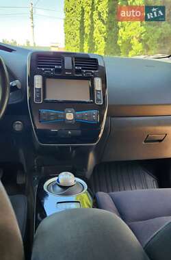 Хэтчбек Nissan Leaf 2015 в 