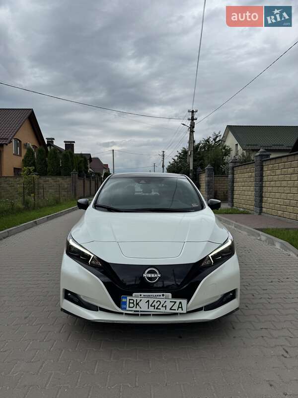 Хэтчбек Nissan Leaf 2023 в Ровно