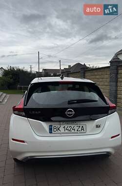 Хэтчбек Nissan Leaf 2023 в Ровно