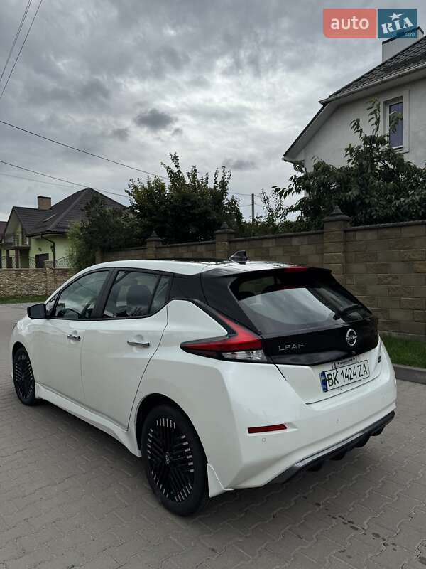 Хэтчбек Nissan Leaf 2023 в Ровно
