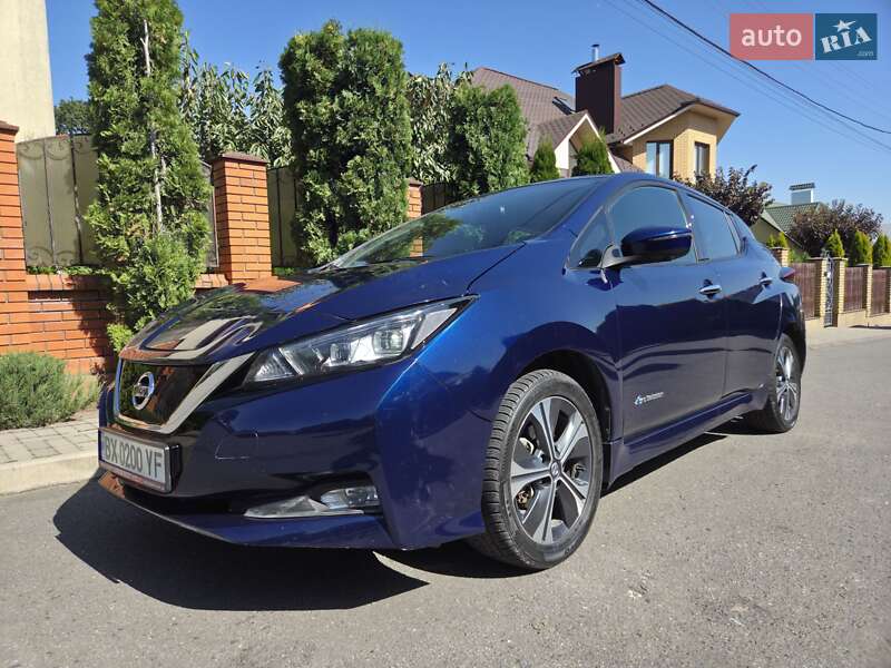 Хэтчбек Nissan Leaf 2019 в Хмельницком