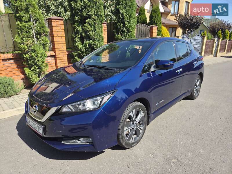 Хэтчбек Nissan Leaf 2019 в Хмельницком