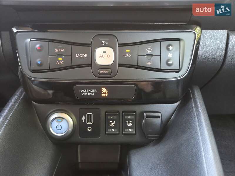 Хэтчбек Nissan Leaf 2019 в Хмельницком