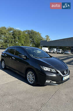 Хэтчбек Nissan Leaf 2018 в 