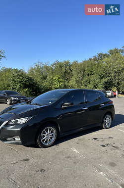 Хэтчбек Nissan Leaf 2018 в 