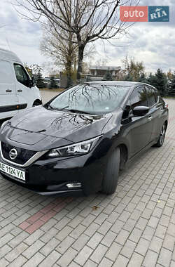 Хэтчбек Nissan Leaf 2018 в 