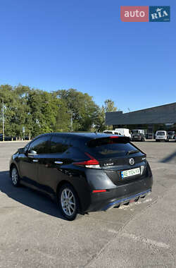 Хэтчбек Nissan Leaf 2018 в 