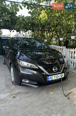 Хэтчбек Nissan Leaf 2018 в 