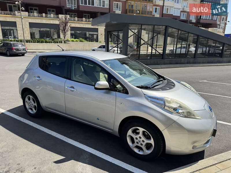Nissan Leaf 2011