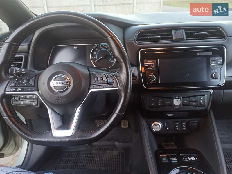 Хэтчбек Nissan Leaf 2018 в Виннице