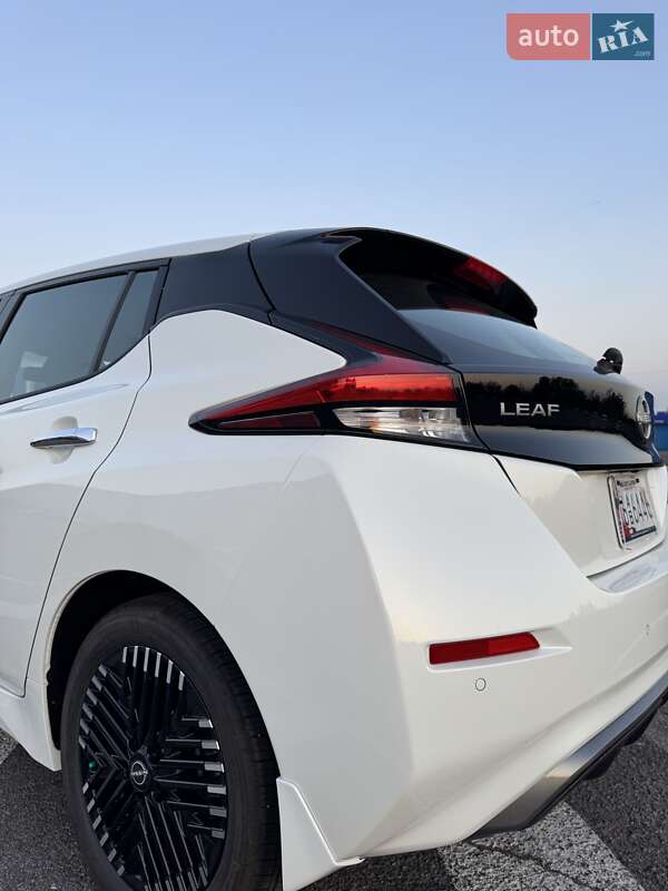 Хэтчбек Nissan Leaf 2023 в Ровно