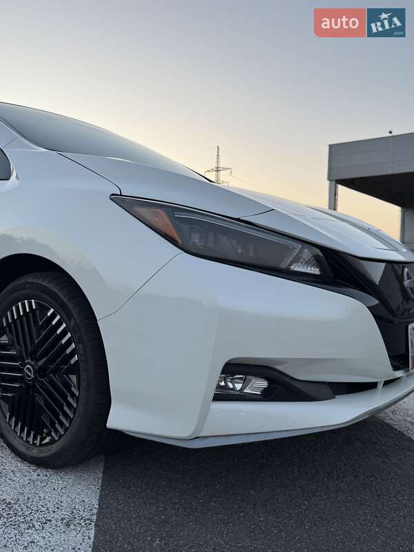 Хэтчбек Nissan Leaf 2023 в Ровно