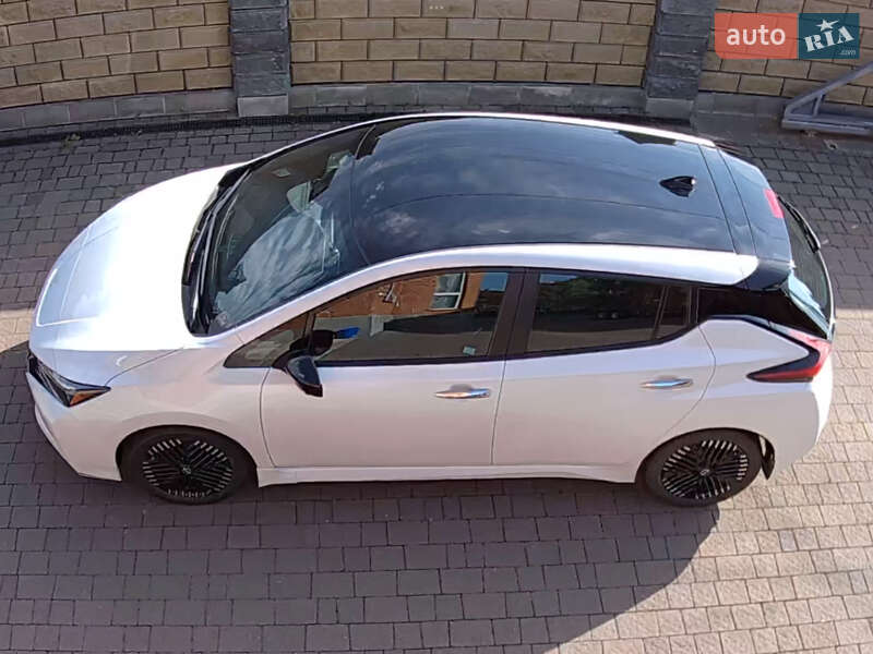 Хэтчбек Nissan Leaf 2023 в Ровно