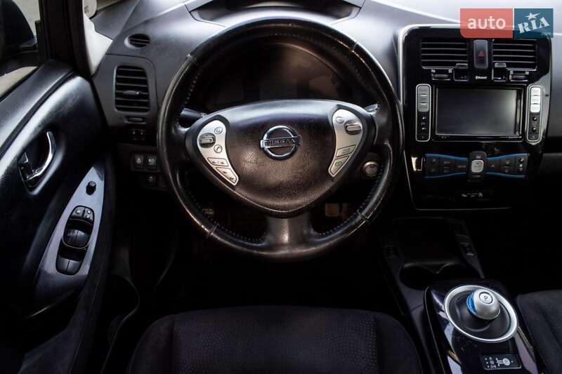 Хэтчбек Nissan Leaf 2016 в Львове