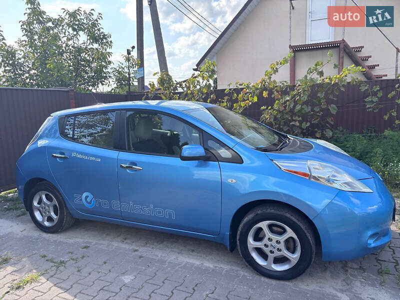 Хэтчбек Nissan Leaf 2012 в Киеве