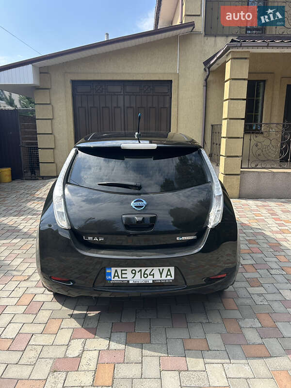 Хэтчбек Nissan Leaf 2013 в Днепре