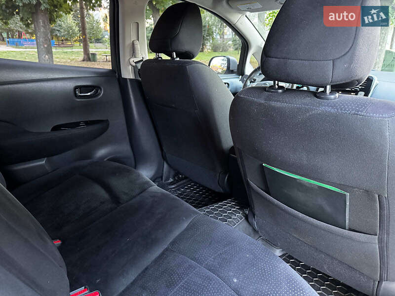 Хэтчбек Nissan Leaf 2016 в Киеве