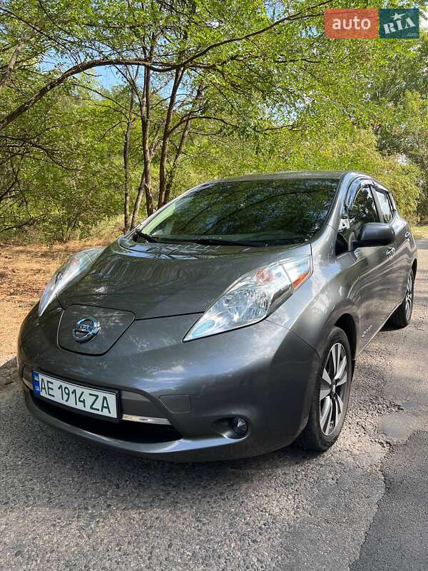 Хэтчбек Nissan Leaf 2016 в Каменском фото 3 Хэтчбек Nissan Leaf 2016 в Каменском