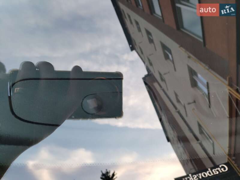 Хэтчбек Nissan Leaf 2015 в Ровно