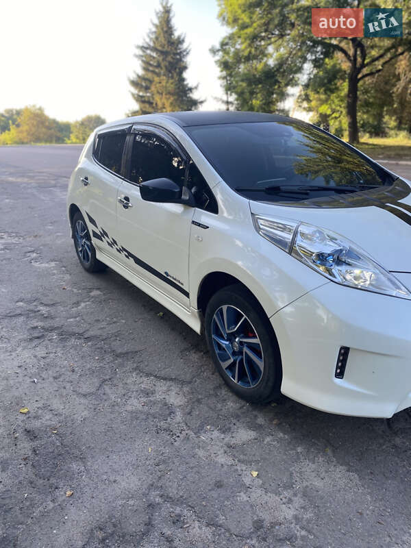 Хэтчбек Nissan Leaf 2017 в Житомире