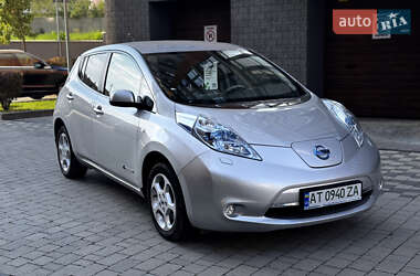 Хэтчбек Nissan Leaf 2012 в 