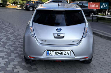Хэтчбек Nissan Leaf 2012 в 