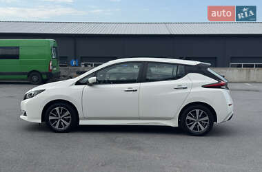 Хэтчбек Nissan Leaf 2022 в 