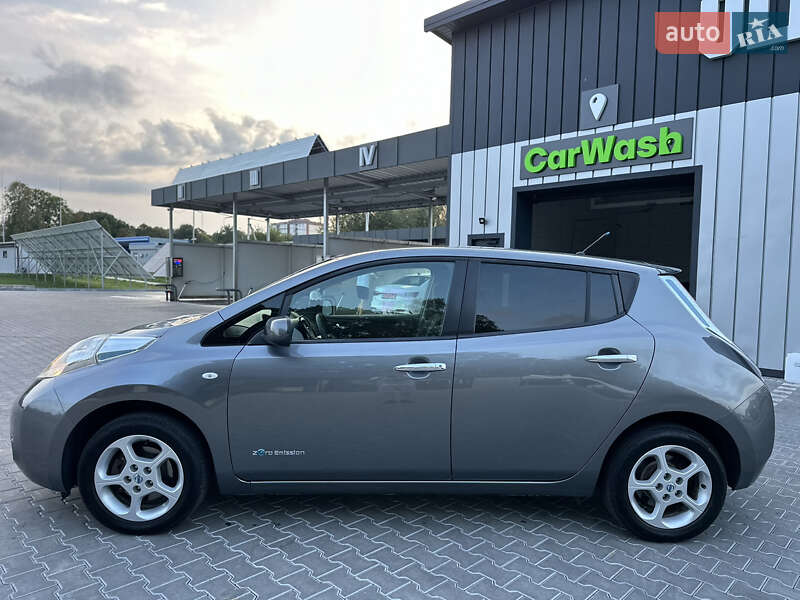 Хэтчбек Nissan Leaf 2013 в Владимире