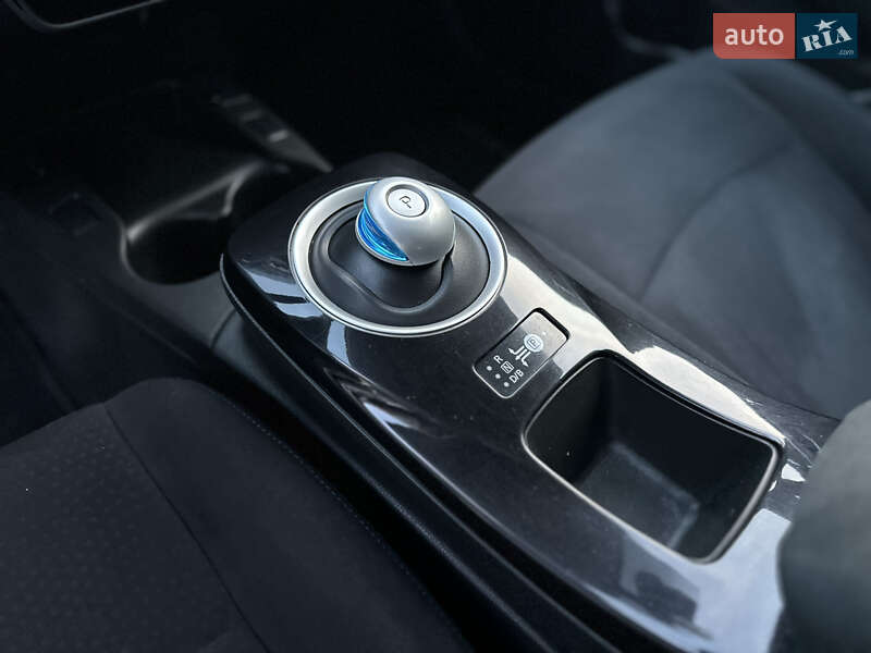 Хэтчбек Nissan Leaf 2013 в Владимире