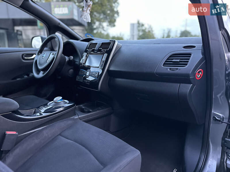 Хэтчбек Nissan Leaf 2013 в Владимире