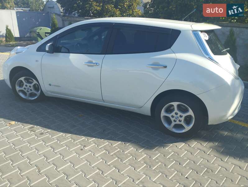 Хэтчбек Nissan Leaf 2013 в Одессе