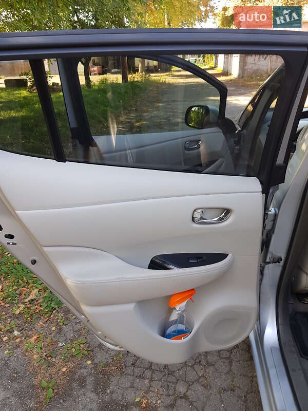 Хэтчбек Nissan Leaf 2012 в Белой Церкви