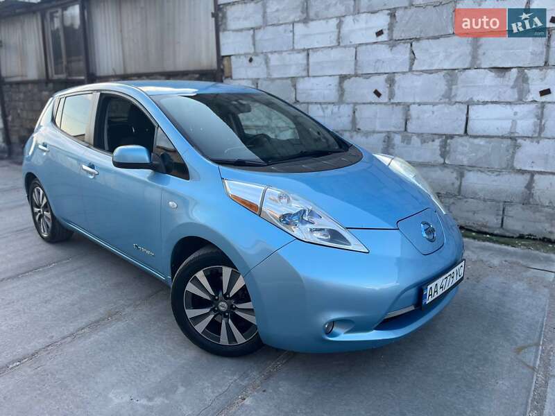 Хэтчбек Nissan Leaf 2015 в Киеве фото Хэтчбек Nissan Leaf 2015 в Киеве